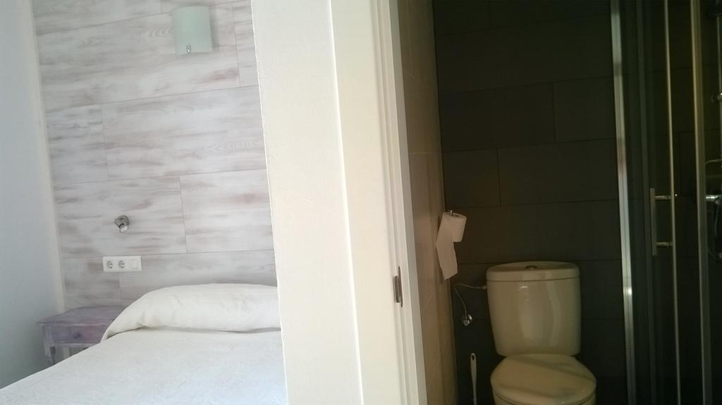 Hostal Paris Ciutadella Ciutadella  Oda fotoğraf
